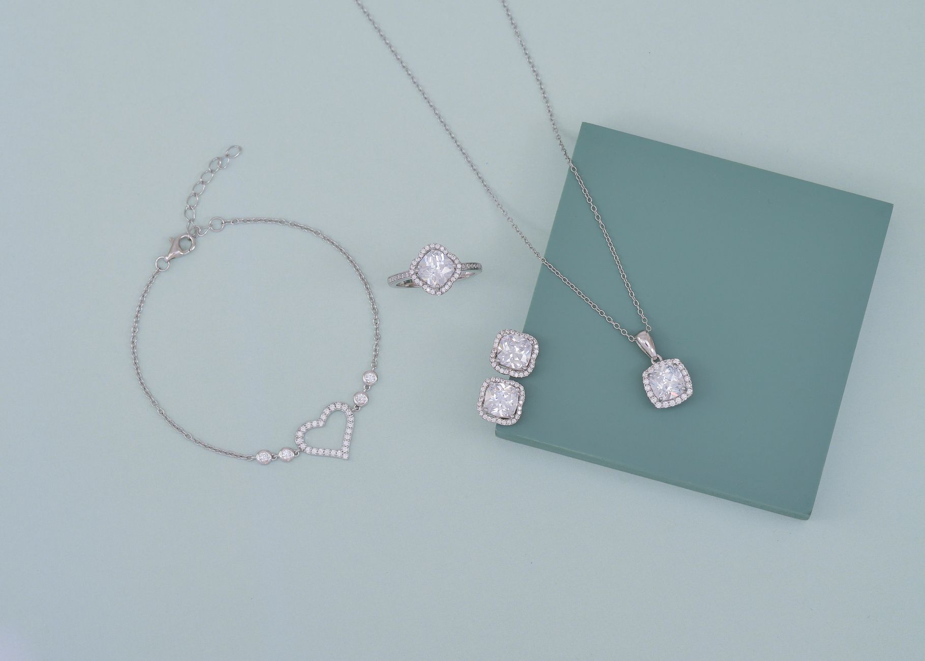Guide des tailles : choisir la bonne taille de bague & longueur de chaîne